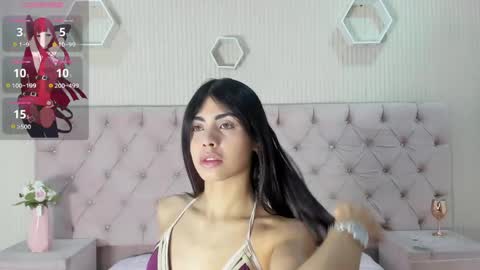 Zarina Waynne online show from May 12, 1:30 pm