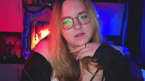 Snapshot of zayarush chatting on March 20, 7:24 am zayarush online show from March 20, 7:24 am