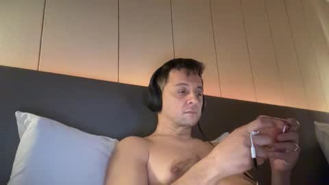 Snapshot of zaycik007 chatting on February 8, 4:27 am zaycik007 online show from February 8, 4:27 am