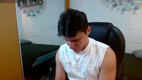 Snapshot of zayn_clausen chatting on April 22, 5:58 pm zayn_clausen online show from April 22, 5:58 pm