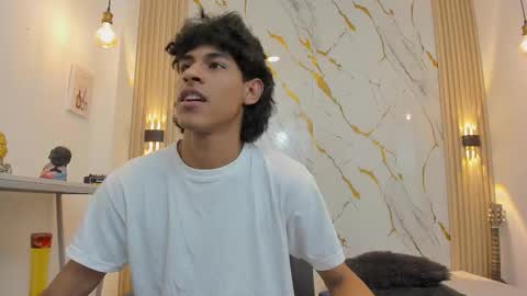 Snapshot of zayn_fox32 chatting on March 19, 9:08 pm Zayn online show from March 19, 9:08 pm