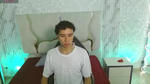 zayn_tay online show from February 4, 3:01 am