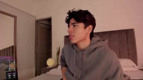 Hii im Zay.                 I save money for education. PVT Open. online show from November 30, 6:17 am