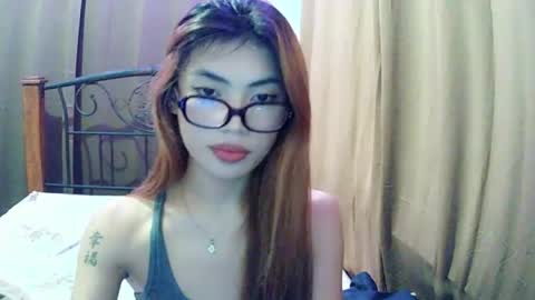 Snapshot of zeah_rev21 chatting on May 9, 3:17 pm zeah_rev21 online show from May 9, 3:17 pm