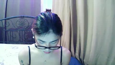 Snapshot of zeah_rev21 chatting on May 15, 5:20 pm zeah_rev21 online show from May 15, 5:20 pm