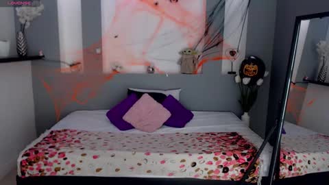 Snapshot of zean_lee chatting on October 28, 8:00 pm Karolyne online show from October 28, 8:00 pm