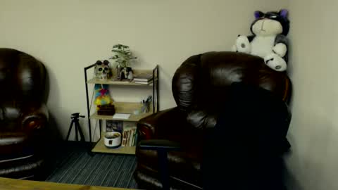 zebroroa online show from December 4, 9:01 pm