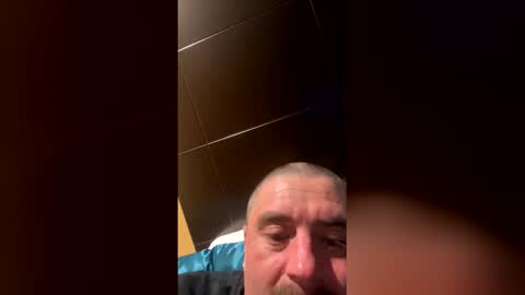 Snapshot of zeek805 chatting on January 15, 6:33 pm zeek805 online show from January 15, 6:33 pm