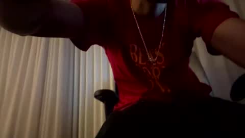 Snapshot of zeeko2323 chatting on February 24, 1:57 am zeeko2323 online show from February 24, 1:57 am
