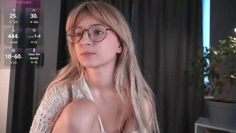 Avi online show from October 24, 1:07 pm