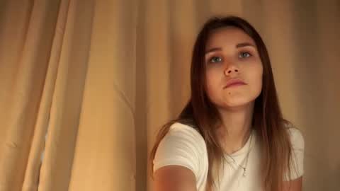 Snapshot of zeldaes chatting on September 20, 12:55 am Emilia online show from September 20, 12:55 am