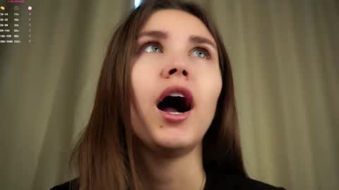 Snapshot of zeldaes chatting on October 8, 1:14 am Emilia online show from October 8, 1:14 am