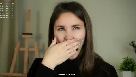 Snapshot of zeldaes chatting on October 19, 12:11 am Emilia online show from October 19, 12:11 am