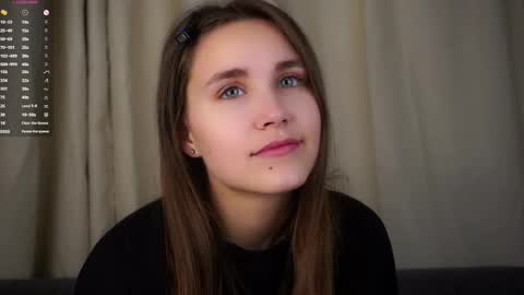 Emilia online show from November 19, 1:16 am