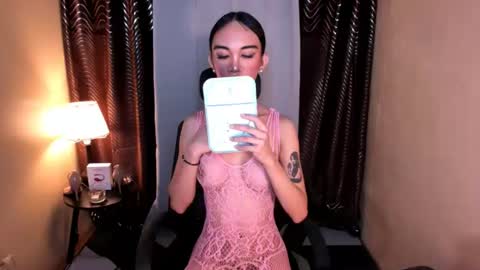 Snapshot of zella_maurice chatting on June 12, 12:04 pm zella_maurice online show from June 12, 12:04 pm