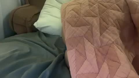 Snapshot of zellaxobella chatting on October 13, 5:51 am zellaxobella online show from October 13, 5:51 am