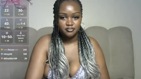 Snapshot of zendayah47 chatting on April 14, 8:42 am Caramel online show from April 14, 8:42 am
