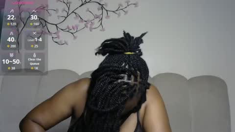Snapshot of zendayah47 chatting on May 8, 7:19 pm Caramel online show from May 8, 7:19 pm
