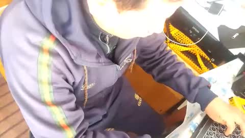 Snapshot of zenonsex chatting on March 27, 7:24 pm zenonsex online show from March 27, 7:24 pm