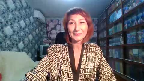 Elena online show from December 3, 7:45 pm