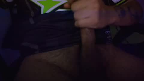 Snapshot of zerotwo5 chatting on January 18, 1:53 am zerotwo5 online show from January 18, 1:53 am