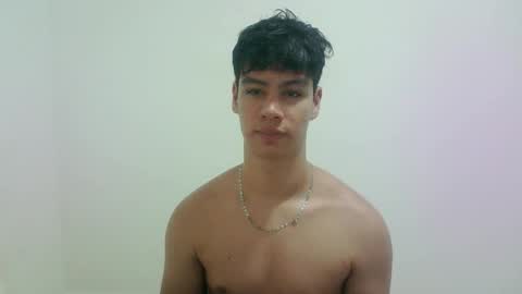 Snapshot of zeus_183 chatting on September 12, 2:00 am zeus_183 online show from September 12, 2:00 am