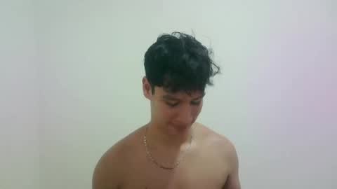 Snapshot of zeus_183 chatting on September 16, 1:28 am zeus_183 online show from September 16, 1:28 am
