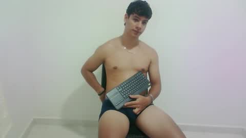 Snapshot of zeus_183 chatting on September 17, 12:56 am zeus_183 online show from September 17, 12:56 am