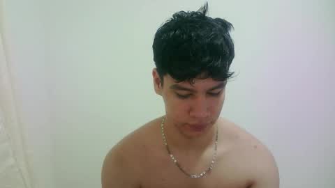 zeus_183 online show from February 18, 5:58 am