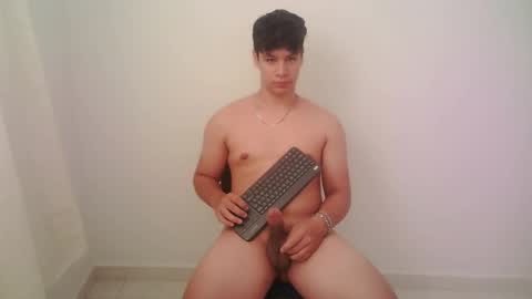 zeus_183 online show from March 6, 2:57 pm
