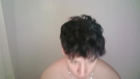Snapshot of zeus_183 chatting on April 4, 10:51 pm zeus_183 online show from April 4, 10:51 pm