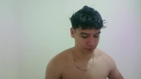 Snapshot of zeus_183 chatting on April 7, 5:30 am zeus_183 online show from April 7, 5:30 am
