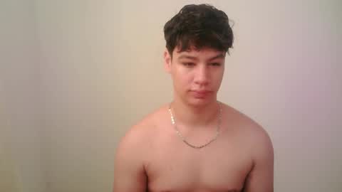 Snapshot of zeus_183 chatting on April 18, 2:21 pm zeus_183 online show from April 18, 2:21 pm