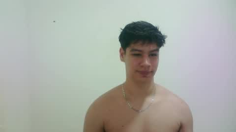 Snapshot of zeus_183 chatting on April 20, 4:48 am zeus_183 online show from April 20, 4:48 am