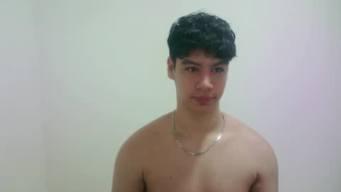 Snapshot of zeus_183 chatting on April 28, 4:28 am zeus_183 online show from April 28, 4:28 am