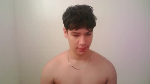 Snapshot of zeus_183 chatting on April 28, 8:58 pm zeus_183 online show from April 28, 8:58 pm