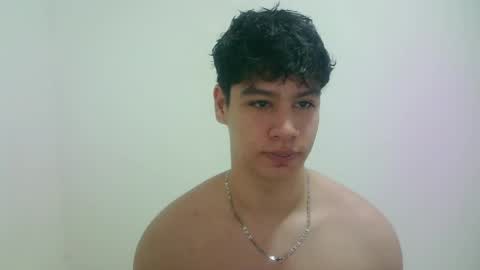 Snapshot of zeus_183 chatting on May 1, 1:54 am zeus_183 online show from May 1, 1:54 am