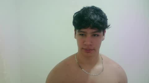 Snapshot of zeus_183 chatting on May 5, 3:36 am zeus_183 online show from May 5, 3:36 am