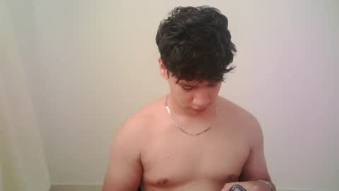 Snapshot of zeus_183 chatting on May 6, 3:17 pm zeus_183 online show from May 6, 3:17 pm
