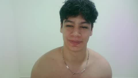 Snapshot of zeus_183 chatting on May 10, 5:23 am zeus_183 online show from May 10, 5:23 am
