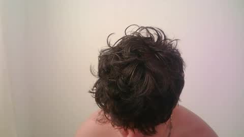Snapshot of zeus_183 chatting on May 14, 1:18 pm zeus_183 online show from May 14, 1:18 pm