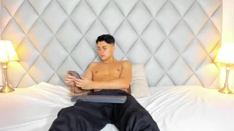 Zeus Brant online show from April 28, 1:38 pm
