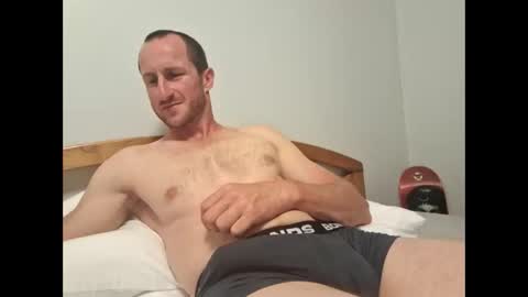 Snapshot of zeusey0 chatting on December 31, 11:53 am Zeus online show from December 31, 11:53 am