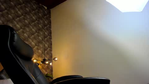 zeus online show from January 2, 6:12 pm