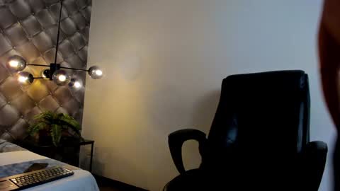 zeus online show from January 7, 1:38 am