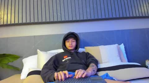 zeus online show from February 18, 3:53 am