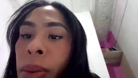 Snapshot of zeuss_x chatting on April 29, 7:53 pm Aisha Alejandra Rosse Deus online show from April 29, 7:53 pm