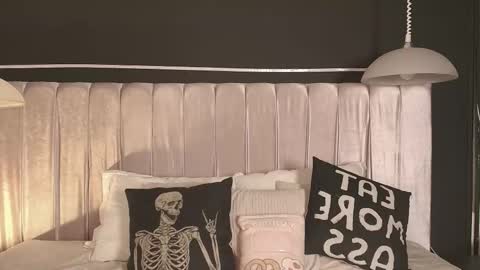 zhally_dee online show from September 30, 8:14 pm