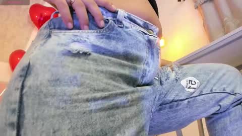 Snapshot of zhamira_21 chatting on February 16, 7:10 pm ZHAMIRA ANDRES online show from February 16, 7:10 pm
