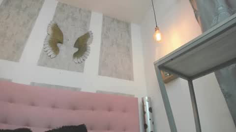 Snapshot of zhamira_21 chatting on February 23, 1:47 am ZHAMIRA ANDRES online show from February 23, 1:47 am